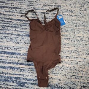 Sensil Compressipn Low Back Thong Bodysuit